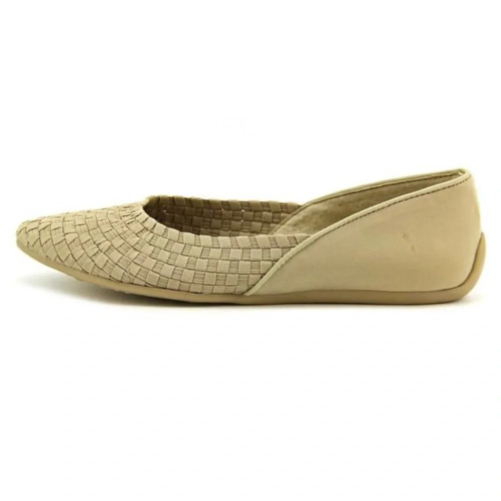 Tahari Kara Women US 7M Nude Flats